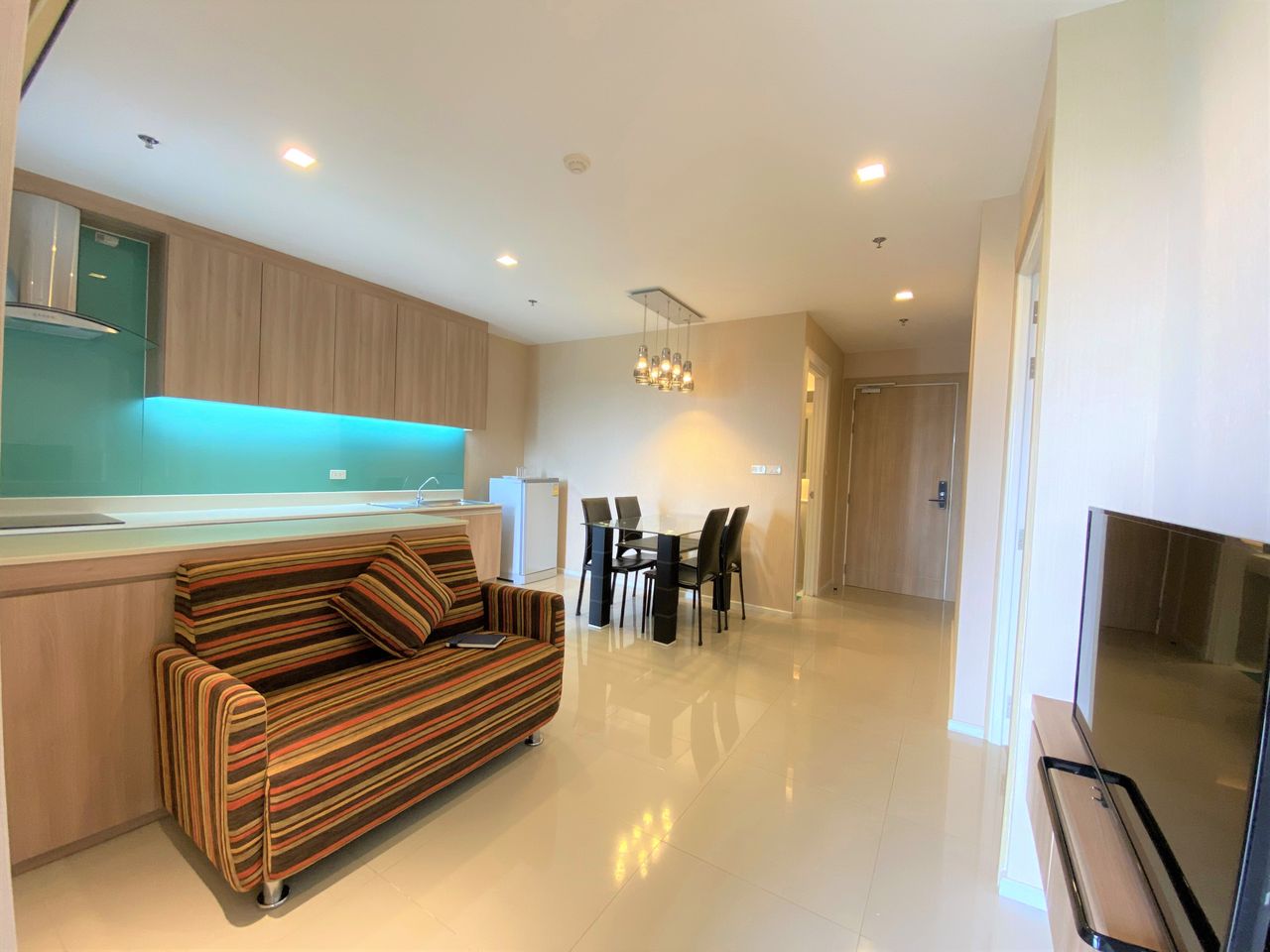 รูปภาพเพิ่มเติม ให้เช่าคอนโด-ระดับ-Luxury-ขนาด-69-ตร.ม-ใจกลางเมืองขอนแก่น-เฟอร์ครบ-พร้อมอยู่ - ลำดับที่ 8