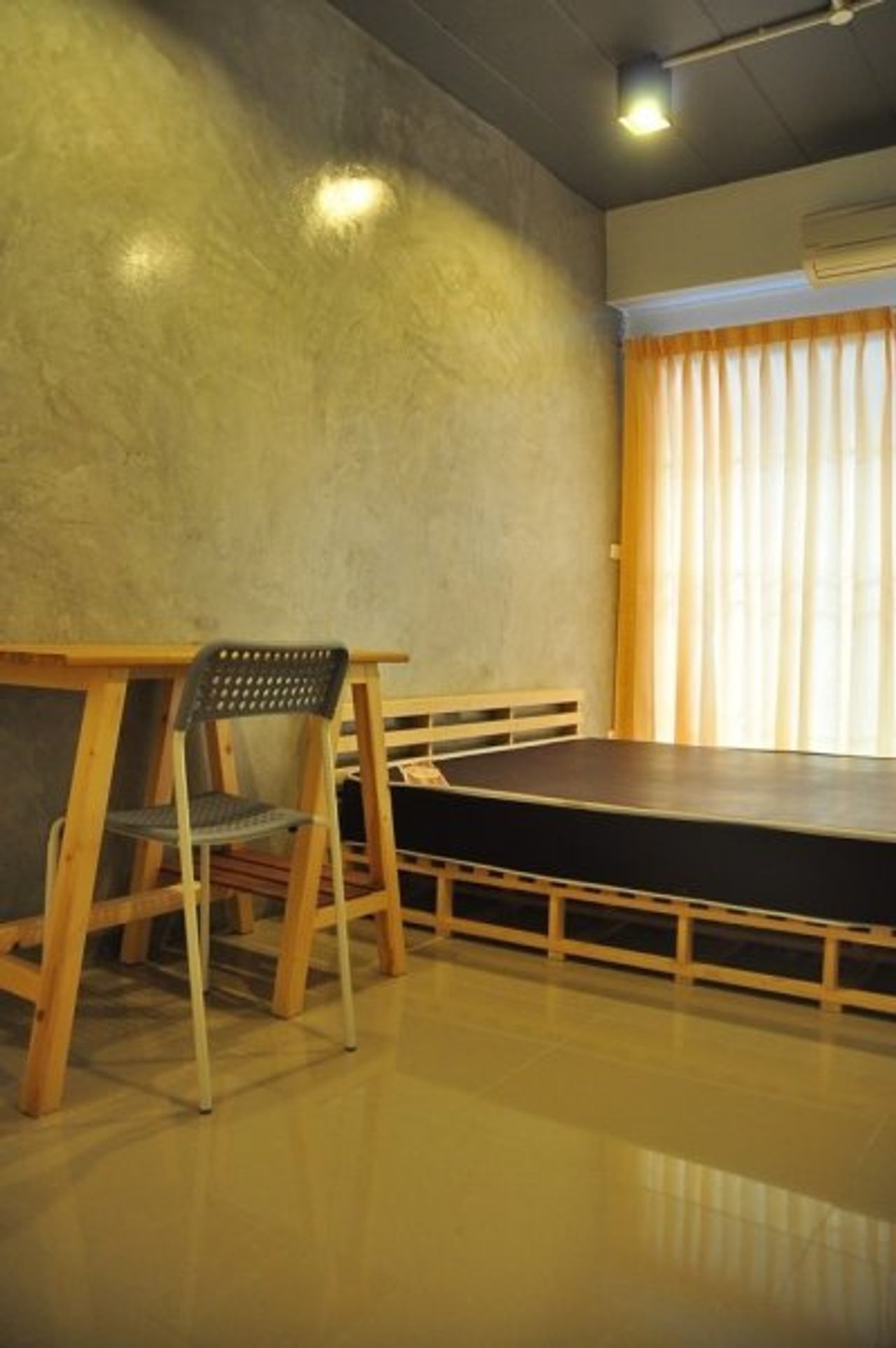 รูปภาพเพิ่มเติม ซัมแวร์-ทู-สลีป - Somewhere-to-Sleep - ลำดับที่ 8
