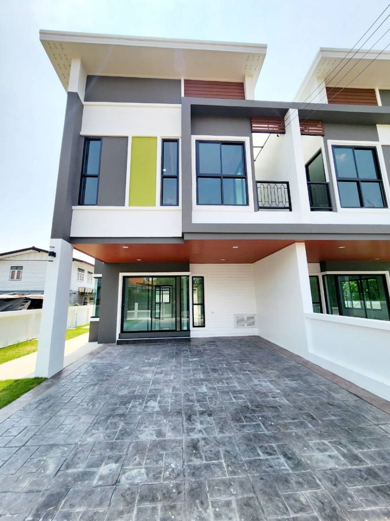 รูปภาพเพิ่มเติม ขายทาวน์โฮม-Luxury-2-ชั้นใกล้ร.พ.ศรีนครินทร์-ขอนแก่น - ลำดับที่ 3