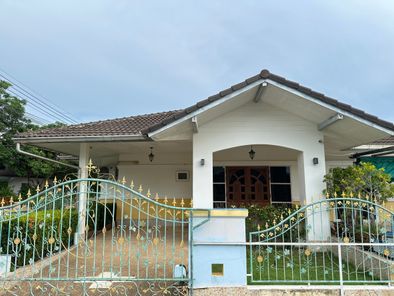 House for rent 3 bedroom 2 bathroom in Lomtalay village, Payoon Beach, Ban Chang, Rayong