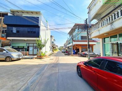 ขายและเช่าอาคารพาณิชย์/สำนักงาน