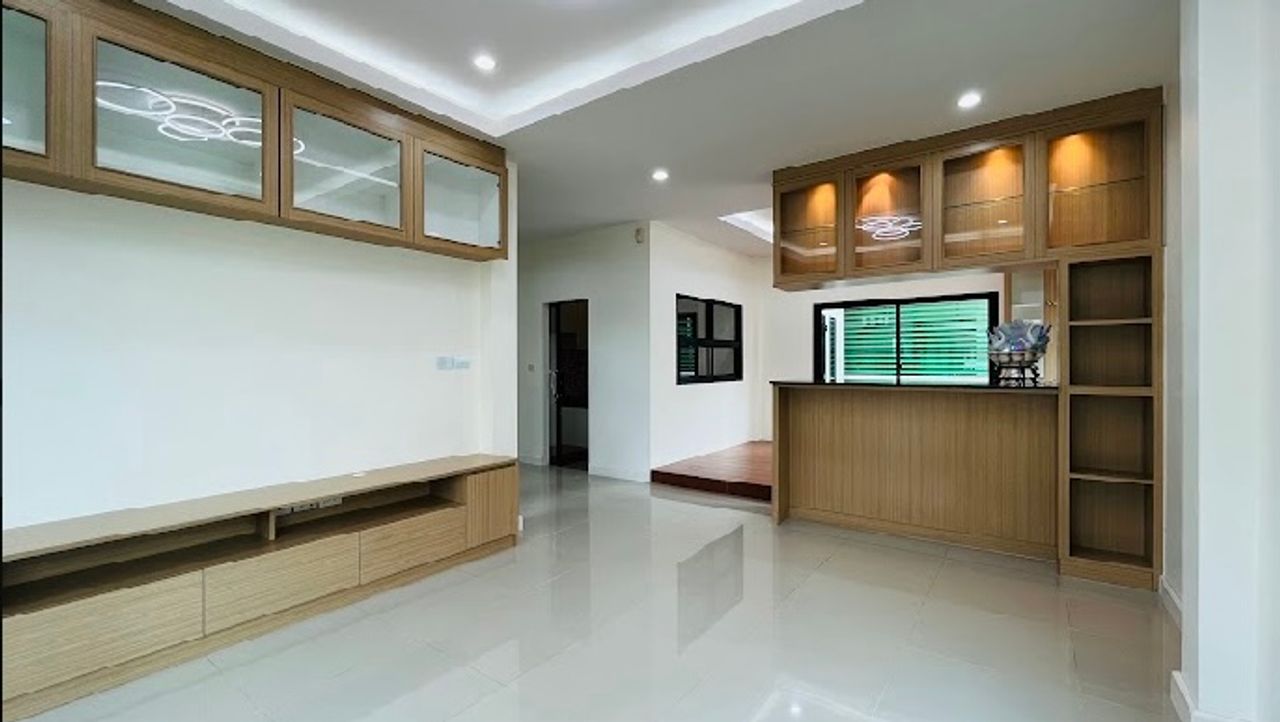 รูปภาพเพิ่มเติม ขายด่วน-บ้านถูกที่สุดในโครงการเลคนรา - ลำดับที่ 9