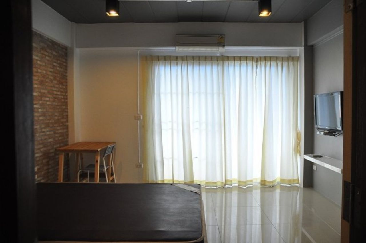 รูปภาพเพิ่มเติม ซัมแวร์-ทู-สลีป - Somewhere-to-Sleep - ลำดับที่ 11
