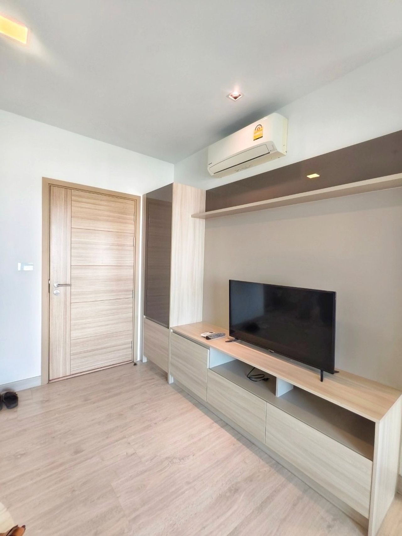 รูปภาพเพิ่มเติม ปล่อยเช่า-:-Casalunar-Mesto-หลังเซ็นทรัลชลบุรี - ลำดับที่ 4