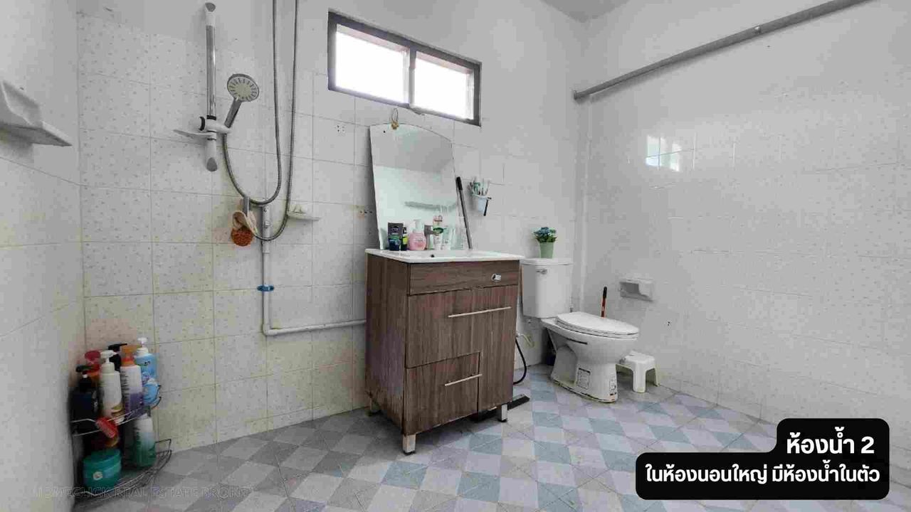 รูปภาพเพิ่มเติม ขายอาคารพาณิชย์-2-ชั้นครึ่ง-หน้าโครงการแสงอรุณวิลล่า-รีโนเวทพร้อมอยู่ - ลำดับที่ 11
