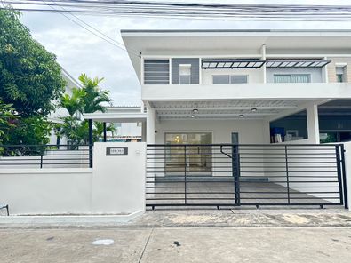 ขายบ้าน โครงการหมู่บ้านไลฟ์@บางละมุง รีโนเวทพร้อมเฟอร์นิเจอร์