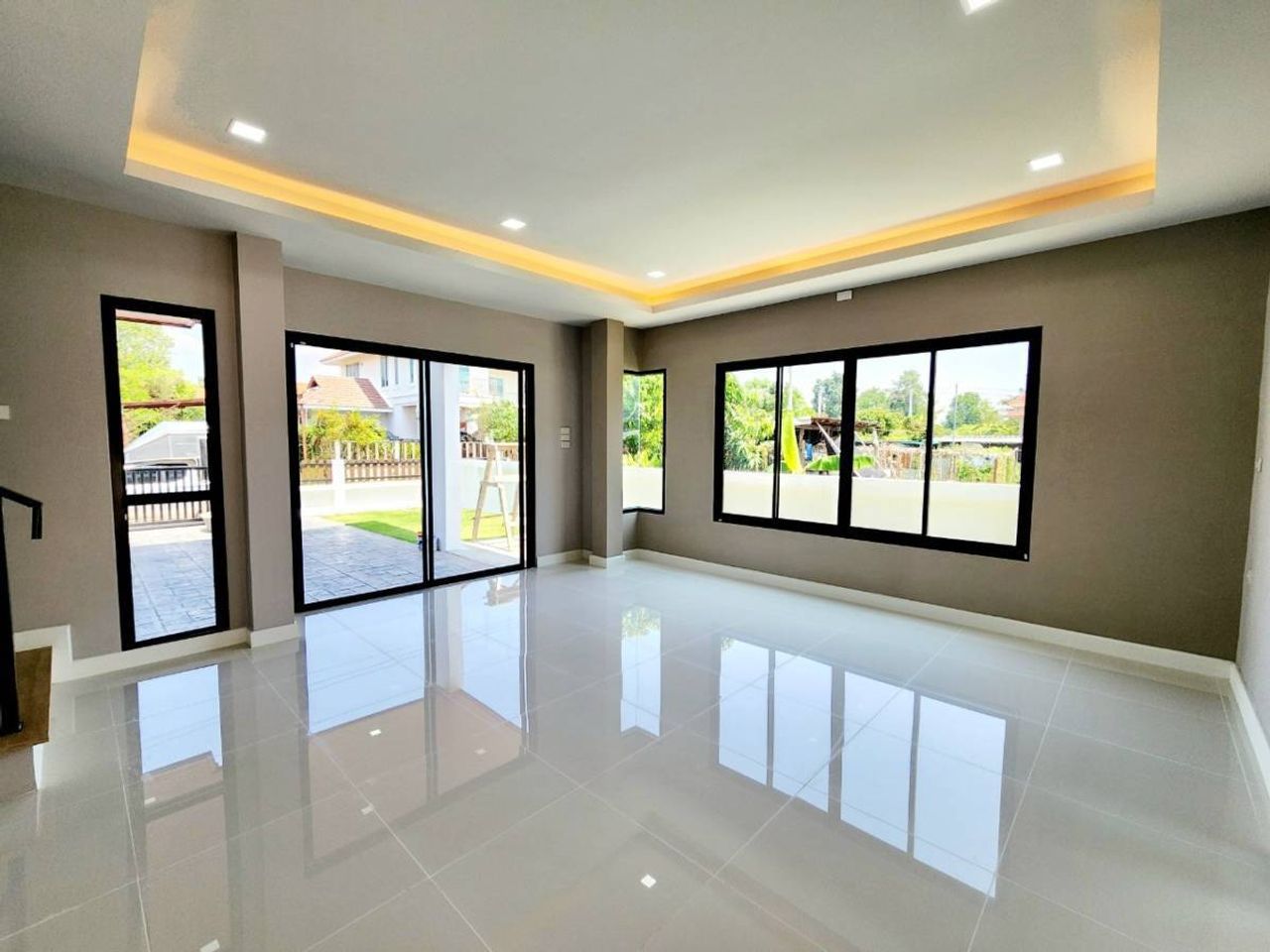 รูปภาพเพิ่มเติม ขายทาวน์โฮม-Luxury-2-ชั้นใกล้ร.พ.ศรีนครินทร์-ขอนแก่น - ลำดับที่ 8