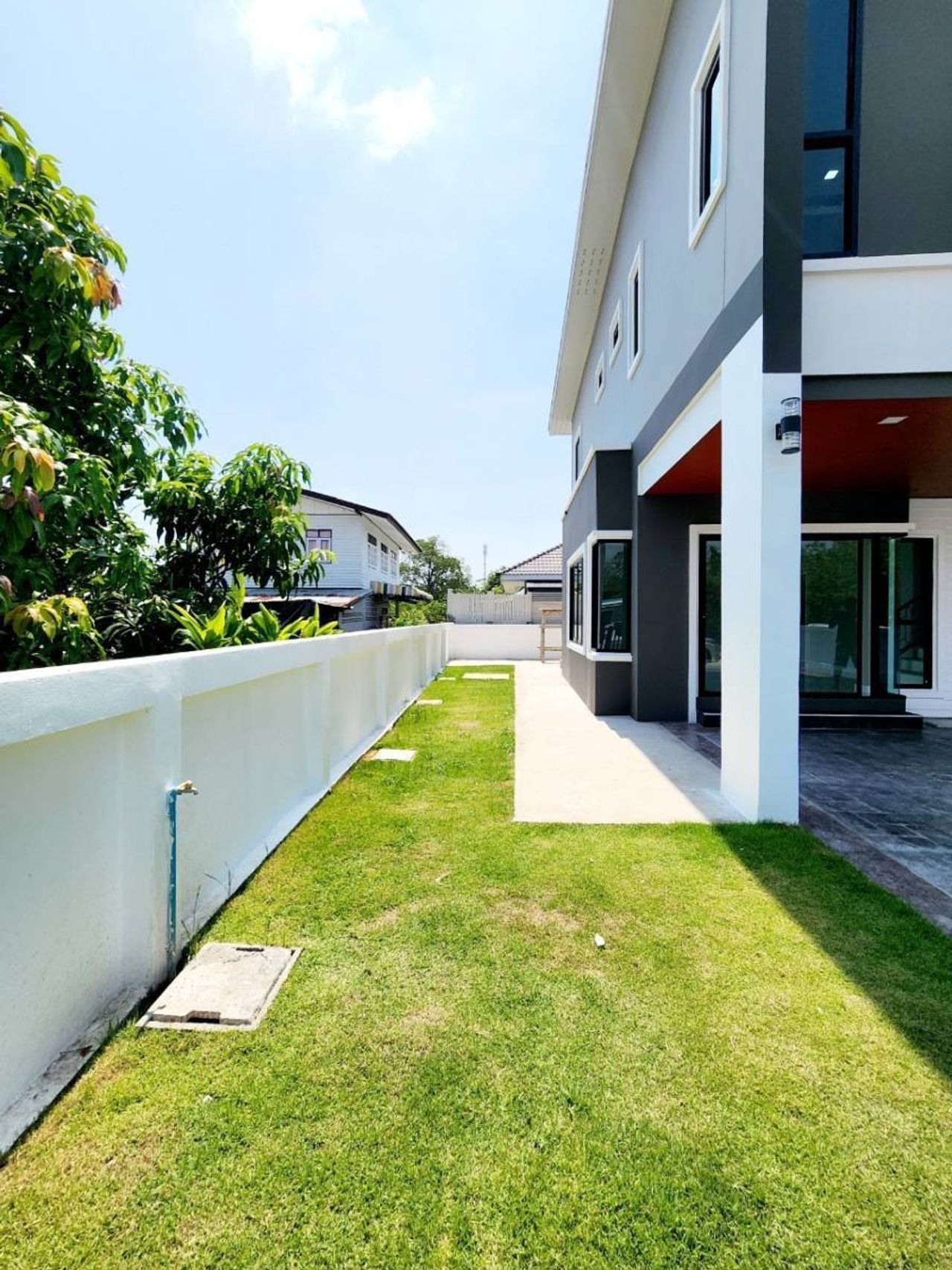 รูปภาพเพิ่มเติม ขายทาวน์โฮม-Luxury-2-ชั้นใกล้ร.พ.ศรีนครินทร์-ขอนแก่น - ลำดับที่ 6