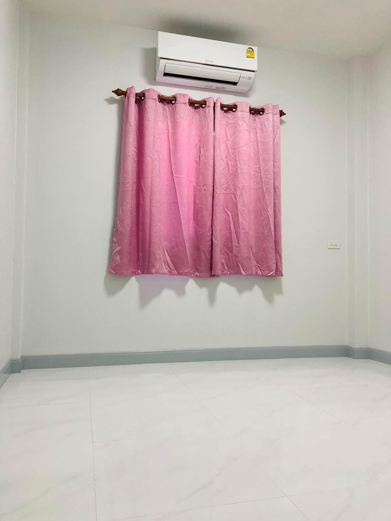 รูปภาพเพิ่มเติม บ้านแฝดให้เช่า - - - ลำดับที่ 2