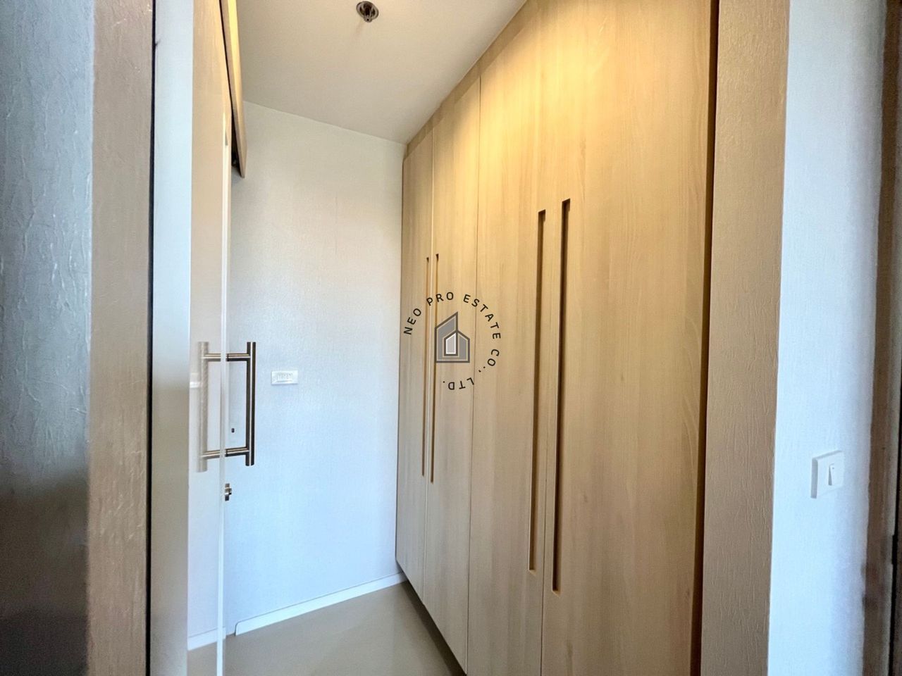 รูปภาพเพิ่มเติม ให้เช่าคอนโด-ระดับ-luxury-1ห้องนอน-1ห้องน้ำ-ที่จอดรถ110เปอร์เซ็นต์-รปภ.24ชม.-เฟอร์นิเจอร์ครบ-พร้อมอยู่ - ลำดับที่ 9
