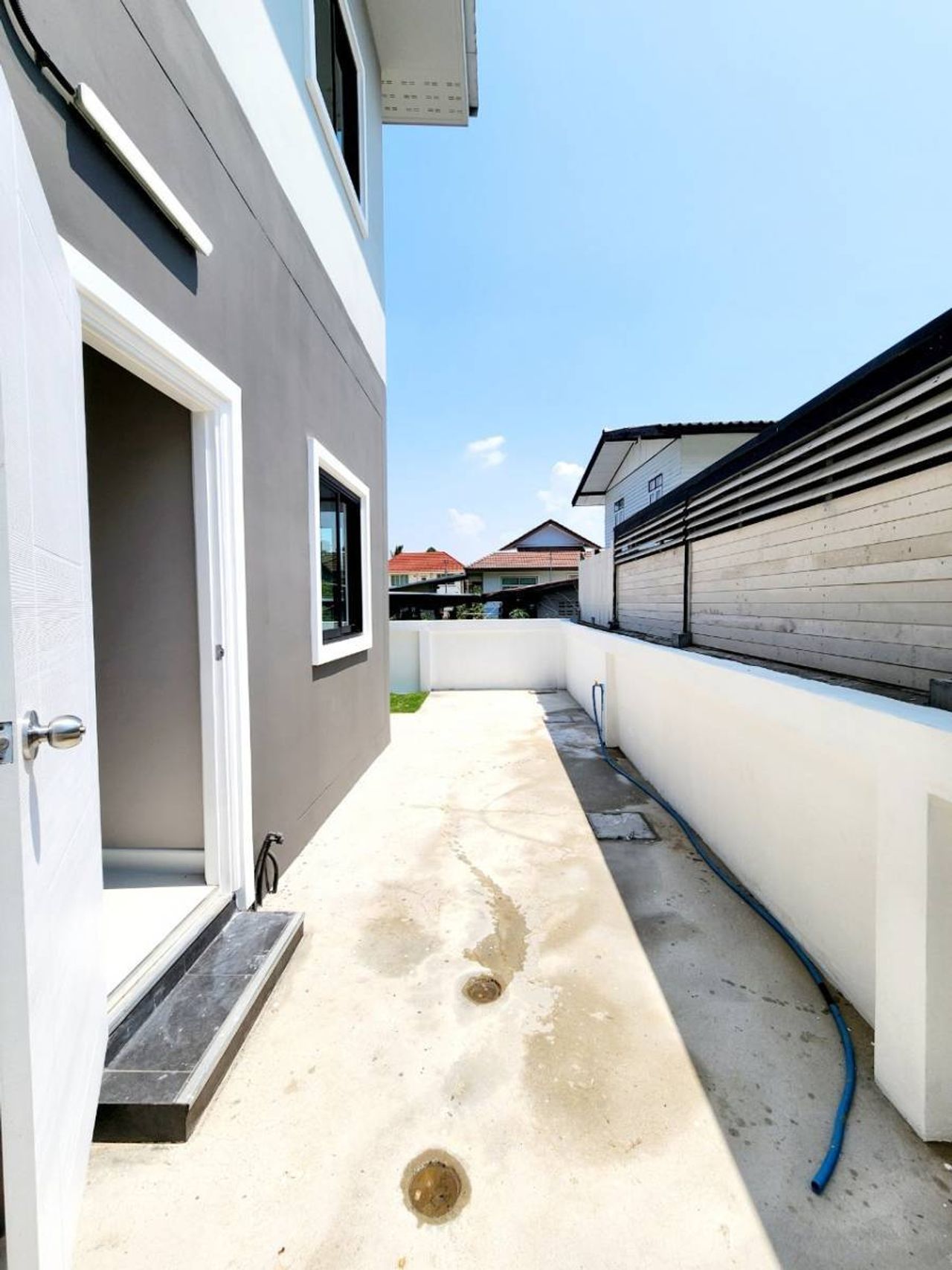 รูปภาพเพิ่มเติม ขายทาวน์โฮม-Luxury-2-ชั้นใกล้ร.พ.ศรีนครินทร์-ขอนแก่น - ลำดับที่ 9
