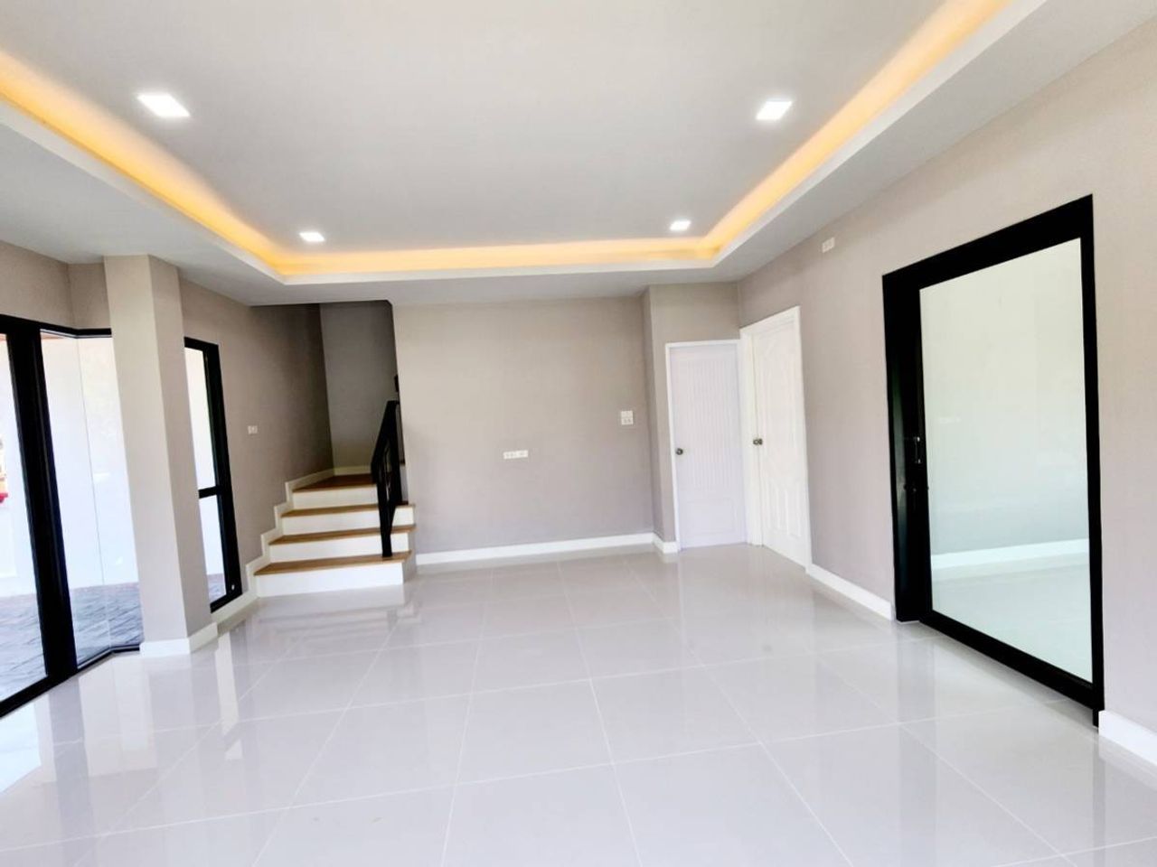 รูปภาพเพิ่มเติม ขายทาวน์โฮม-Luxury-2-ชั้นใกล้ร.พ.ศรีนครินทร์-ขอนแก่น - ลำดับที่ 13