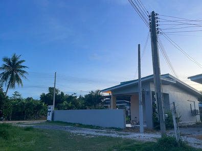 ขายบ้านเดี่ยวระยอง72ตร.วา สไตล์บ้านสวน ใกล้ทะเลหาดสวนสน3กิโล ไฟแดงถนนสุขุมวิท0.8กิโล อ.เมืองระยอง 1.48ล้านบาท ต่อรองราคากันได้ครับ ติดต่อสอบถามมาเลยครับ
