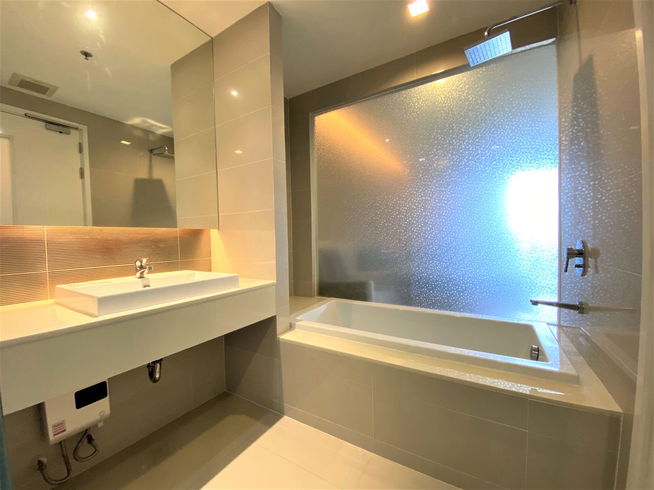 รูปภาพเพิ่มเติม ให้เช่าคอนโด-ระดับ-Luxury-ขนาด-69-ตร.ม-ใจกลางเมืองขอนแก่น-เฟอร์ครบ-พร้อมอยู่ - ลำดับที่ 16